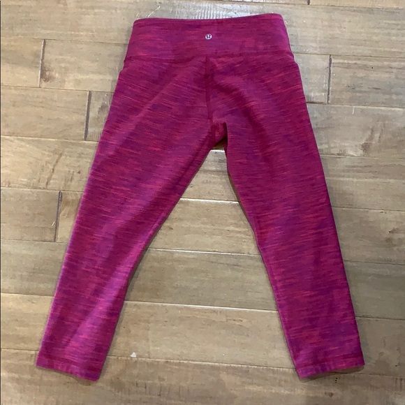 Lululemon crops size 6 - Picture 2 of 3